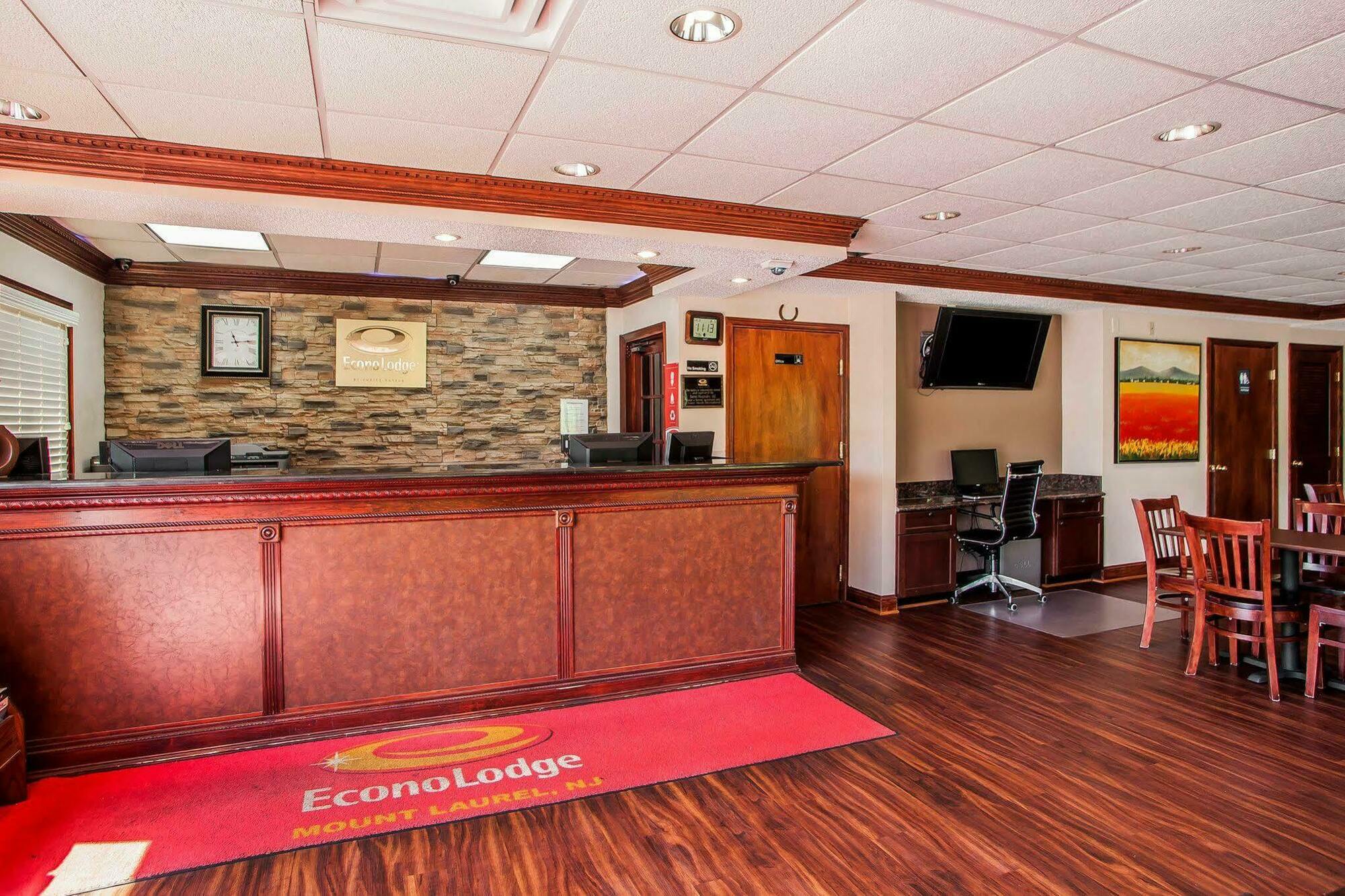 Econo Lodge Маунт-Лорел Екстер'єр фото